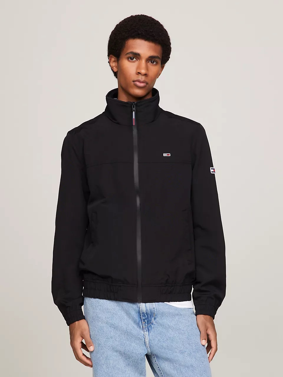 Cazadora DM0DM15382 TOMMY JEANS 1 - Tienda multimarca de moda - Escolano Moda Cazadora DM0DM15382 TOMMY JEANS